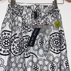 Women’s one size fits all skirt